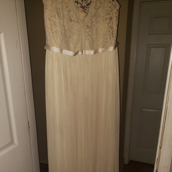 David bridal size 24 champagne colored gown - Picture 5 of 8